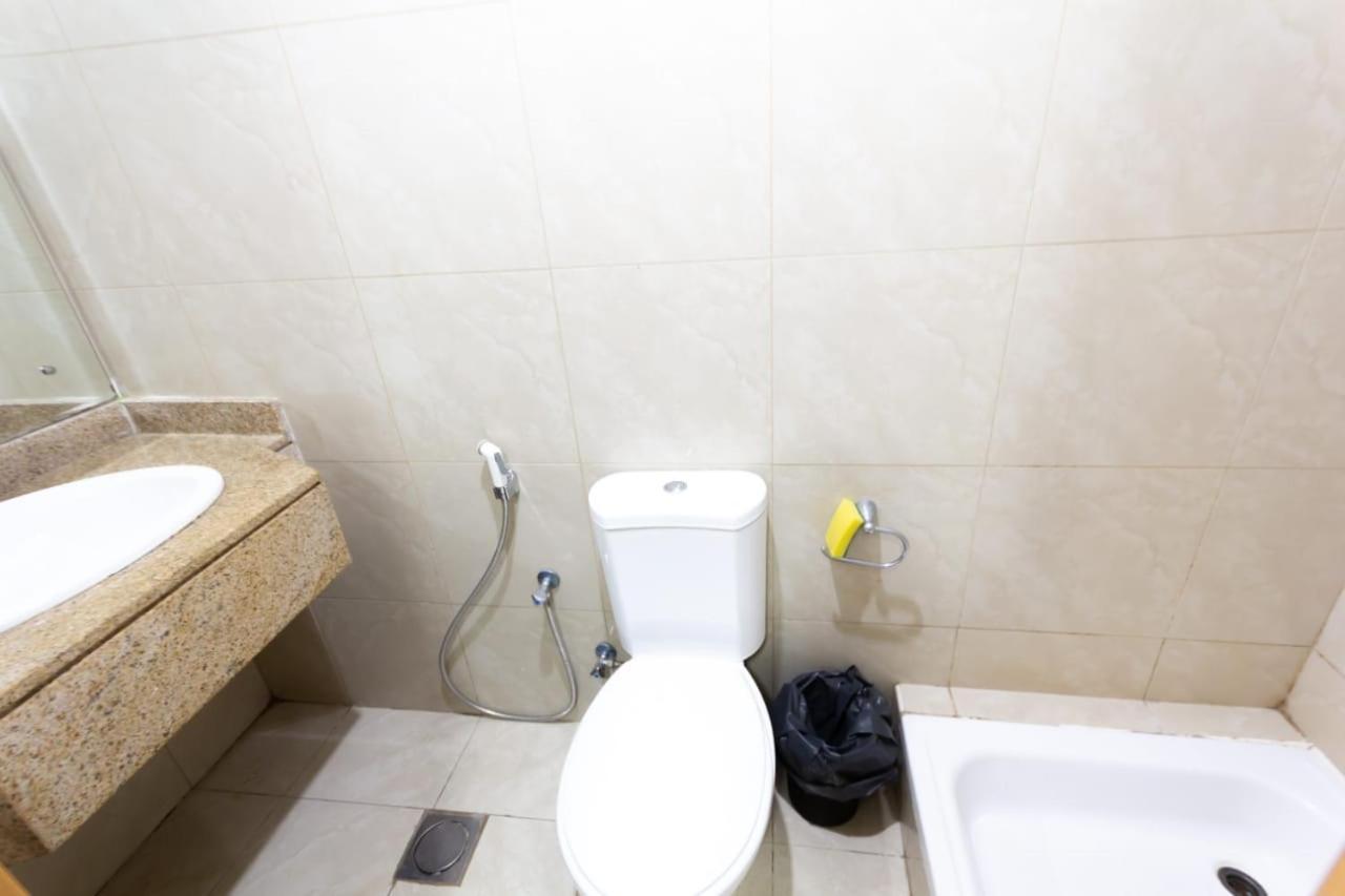 Small Budget Rooms For 'Girls' Only In Dubai, Marina Eksteriør bilde