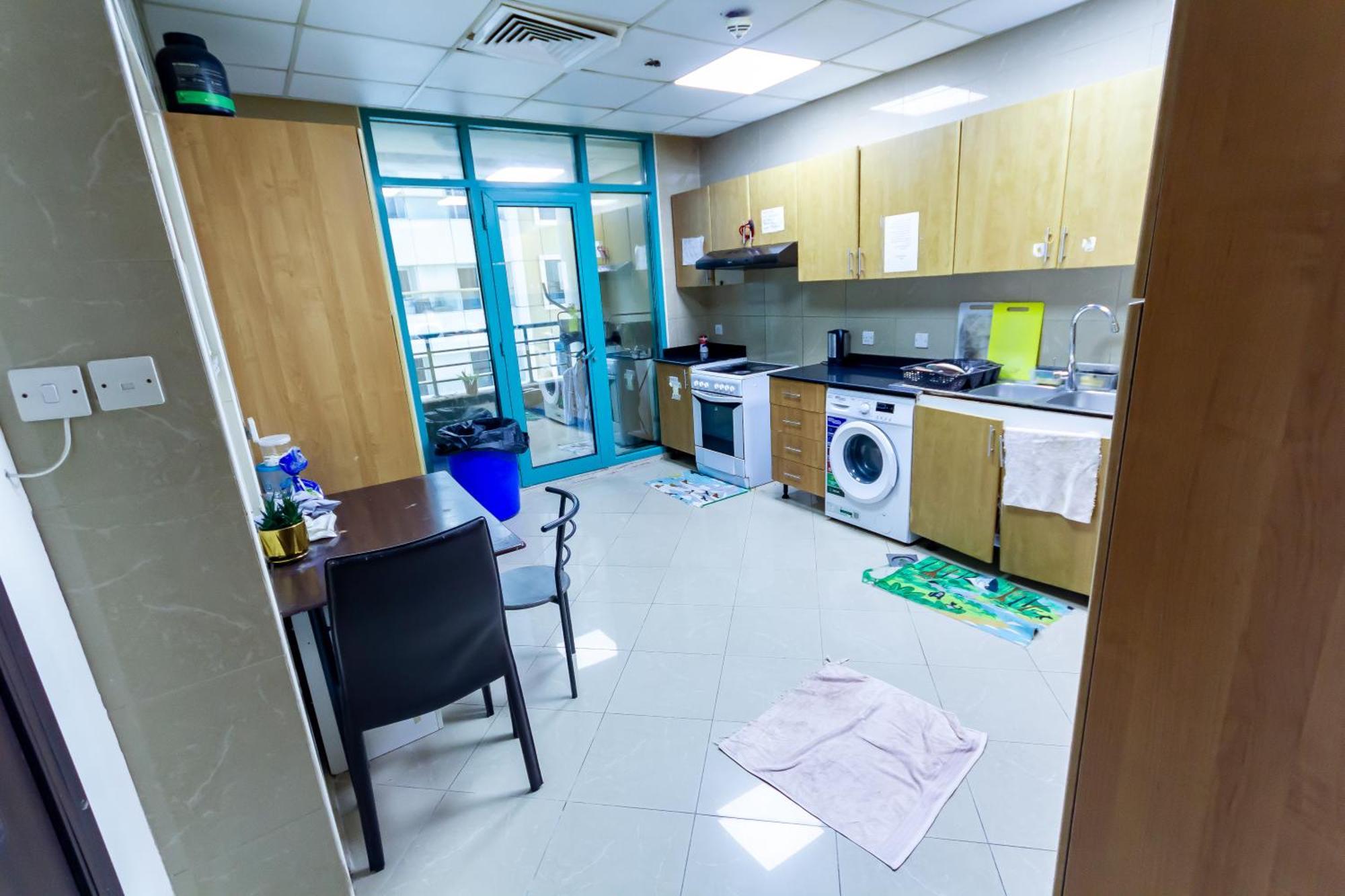 Small Budget Rooms For 'Girls' Only In Dubai, Marina Eksteriør bilde
