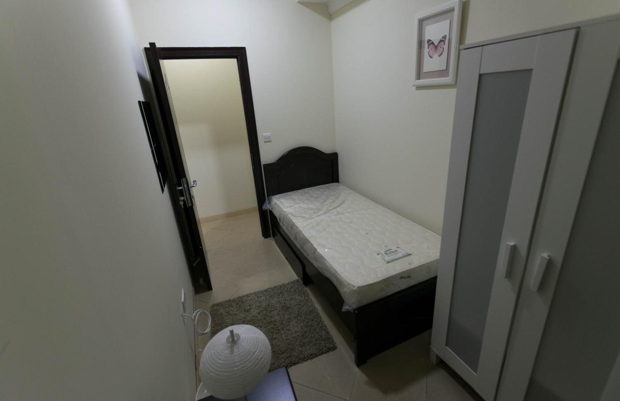 Small Budget Rooms For 'Girls' Only In Dubai, Marina Eksteriør bilde