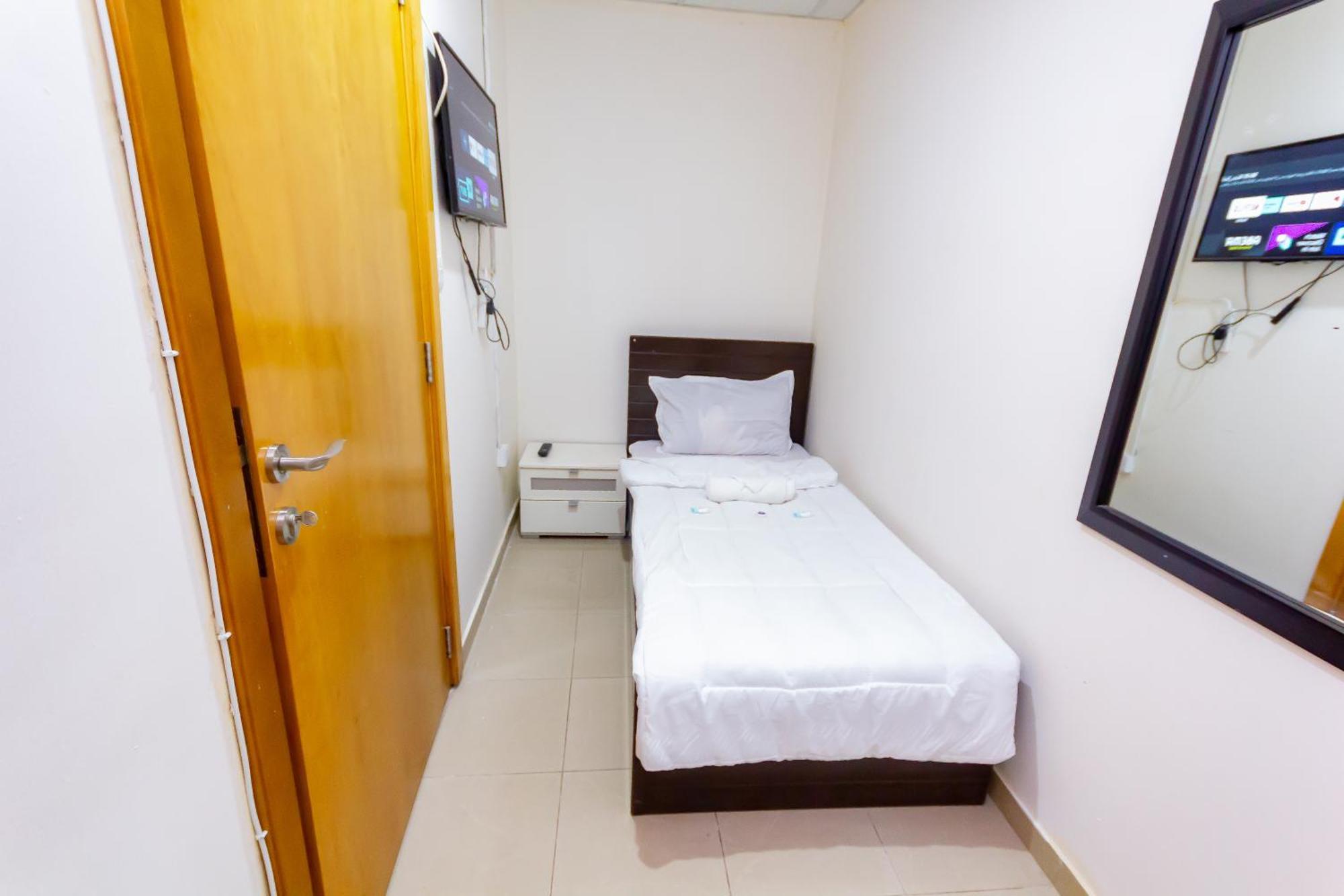Small Budget Rooms For 'Girls' Only In Dubai, Marina Eksteriør bilde