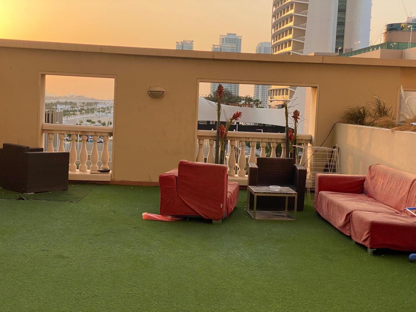 Small Budget Rooms For 'Girls' Only In Dubai, Marina Eksteriør bilde