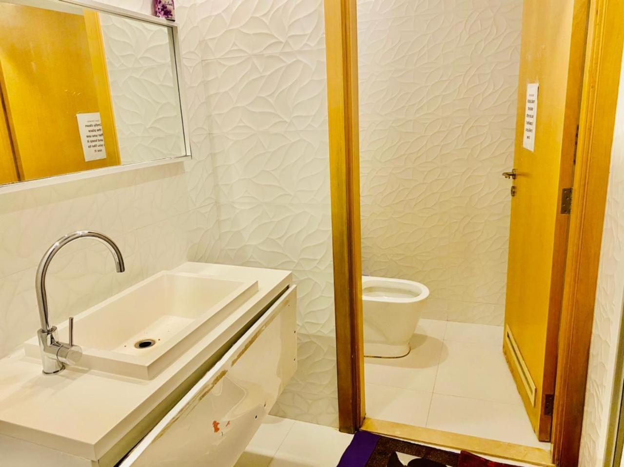 Small Budget Rooms For 'Girls' Only In Dubai, Marina Eksteriør bilde