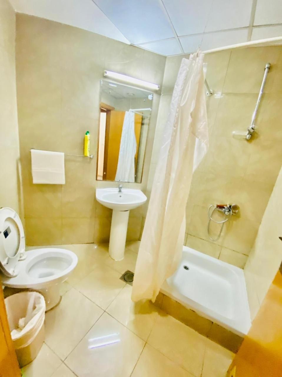 Small Budget Rooms For 'Girls' Only In Dubai, Marina Eksteriør bilde