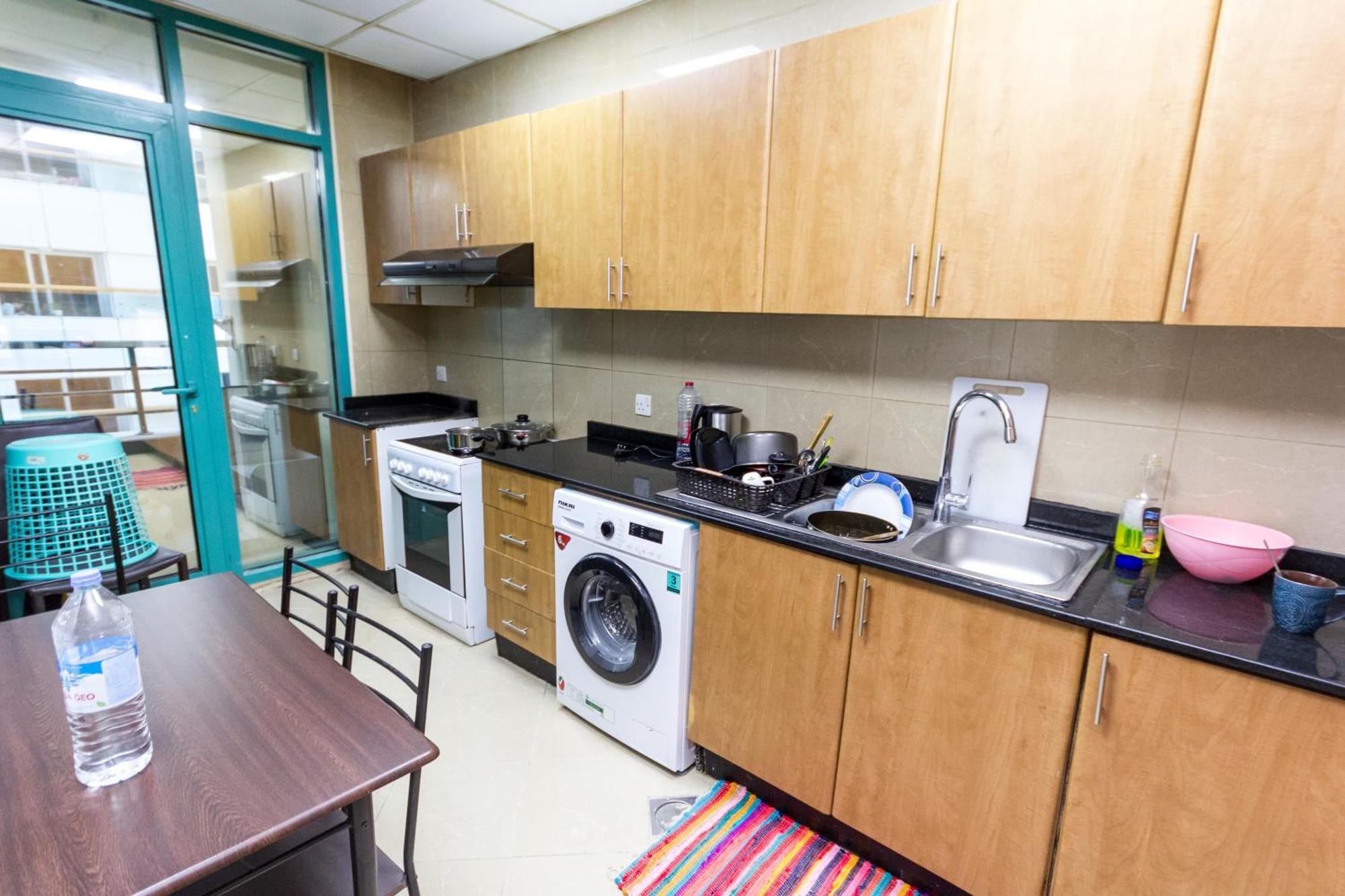 Small Budget Rooms For 'Girls' Only In Dubai, Marina Eksteriør bilde